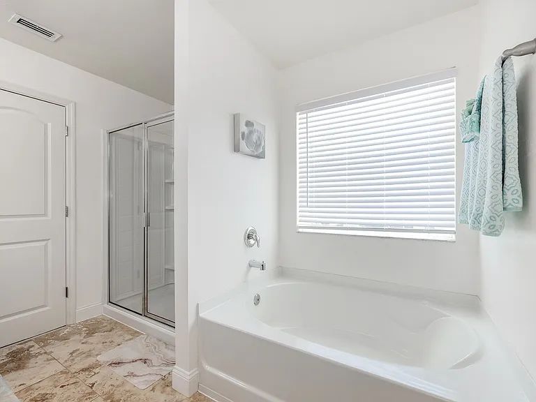 1132 SW 31st St — Photo 9