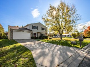1719 Morningside Ln, Rochester Hills, MI 48307