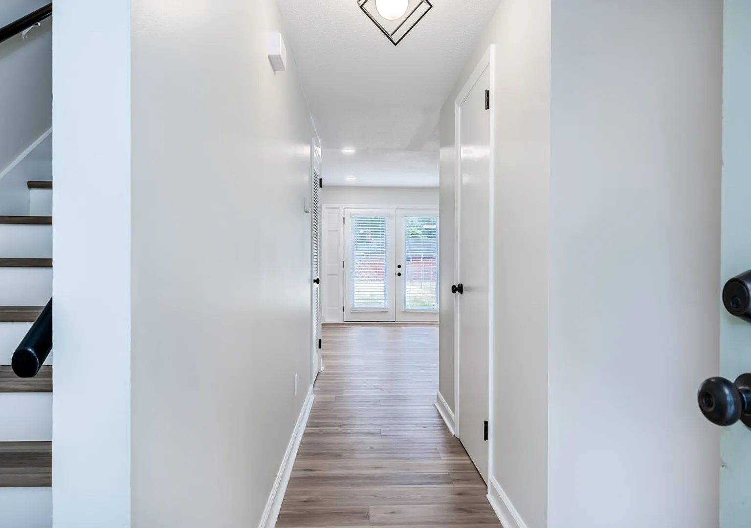 Duplex Opportunity: 501 B Avenue — Photo 3