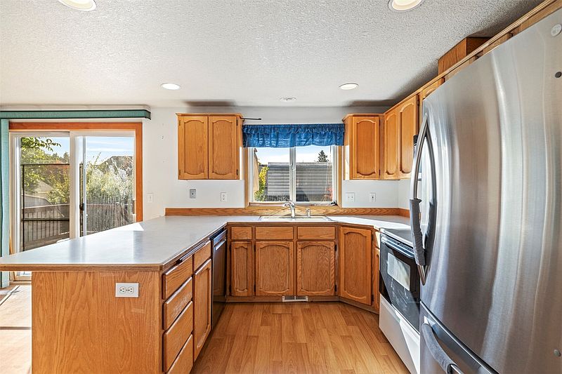 5th image of 7601 NE 57th Circle