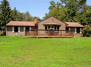 4 Morgan Dr, Sandy Hook, CT 06482