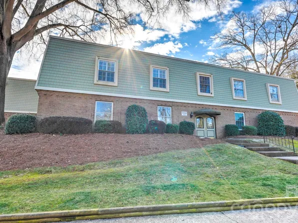 2626 Park Rd APT B, Charlotte, NC 28209