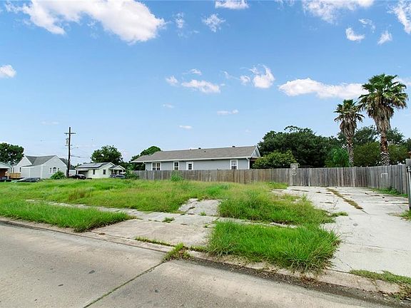 4th image of 4901 Spain St