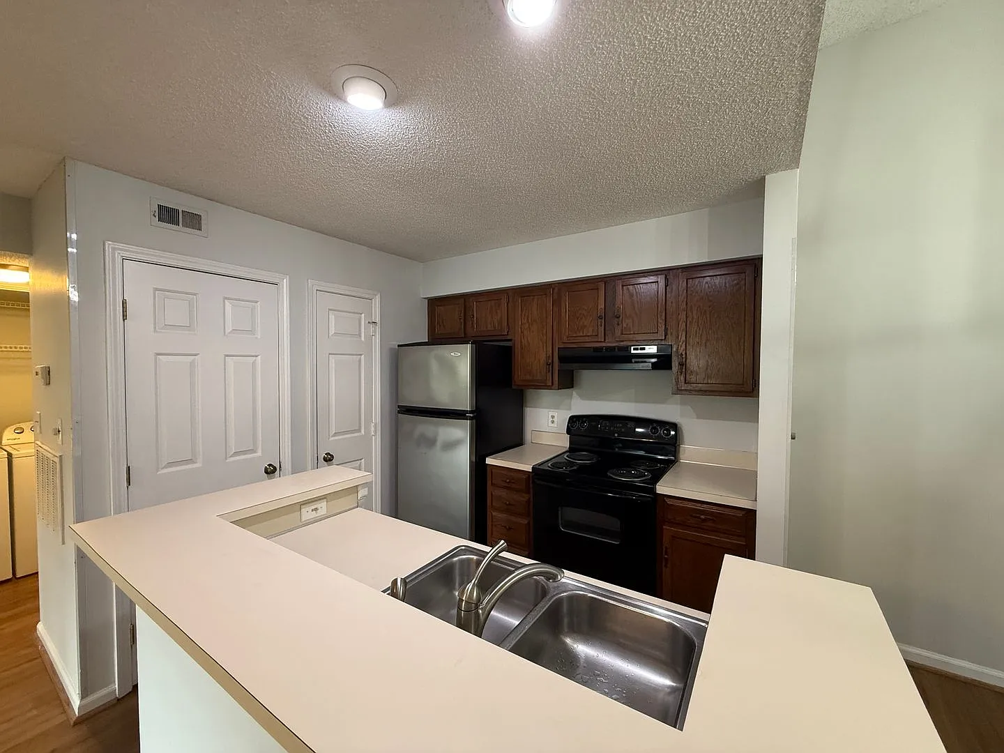 415 West 8th Street Unit K — Photo 3