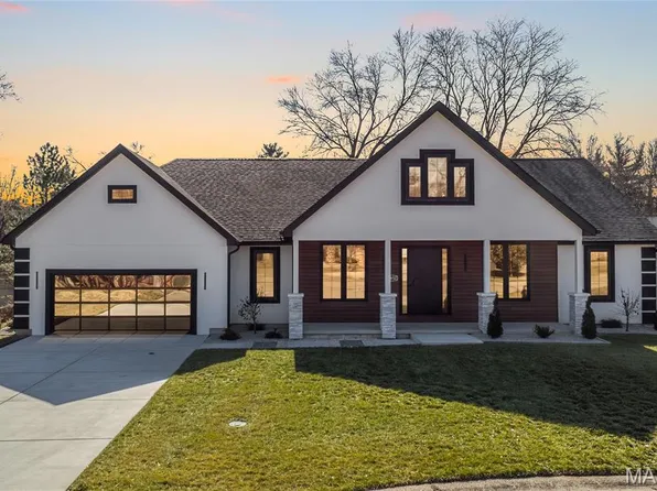 10652 Roanna Ln, Saint Louis, MO 63128