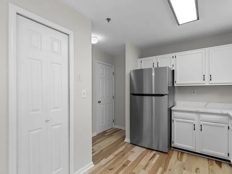 129 N Towne Ct — Photo 5