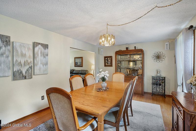 5th image of 80 Longwood Drive