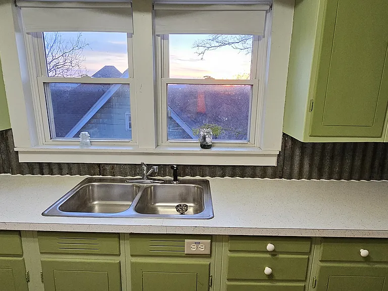 24 Mulberry St #1/2 — Photo 11