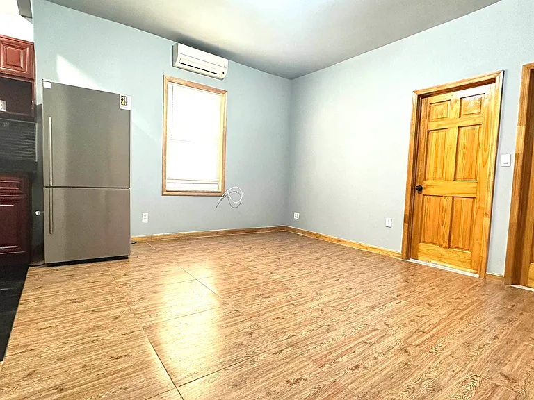 1608 Avenue H #2 — Photo 2