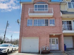 65 Peacock Loop, Staten Island, NY 10309