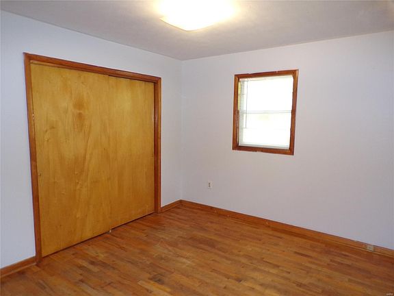 4th image of 1806 Collier Dr