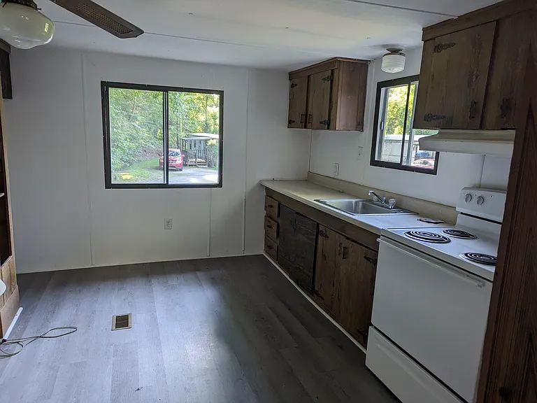 15 Casteel Ln — Photo 6