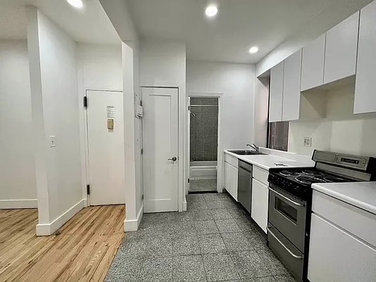 Rented by MOTION New York | media 12