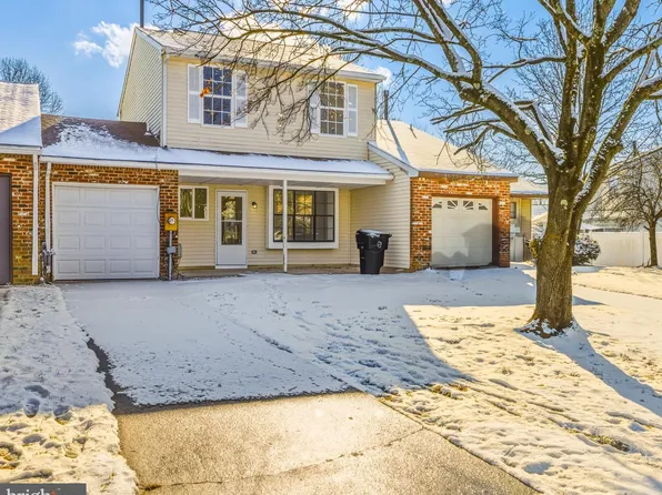 10 Heywood Ln, Sicklerville, NJ 08081