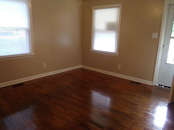 4th image of 724 Green St