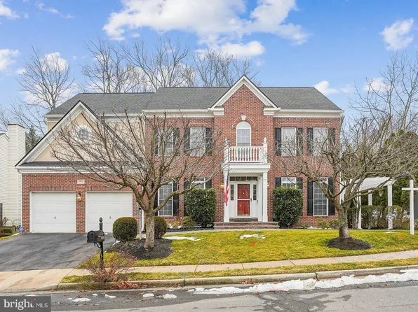 20338 Cliftons Point St, Sterling, VA 20165