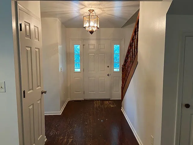 3 bed, 2.5 bath, 2000 sqft, $1,700 — Photo 3