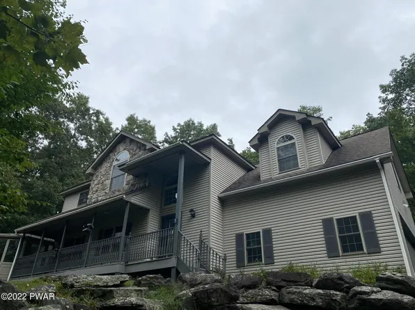 139 W End Dr, Lords Valley, PA 18428