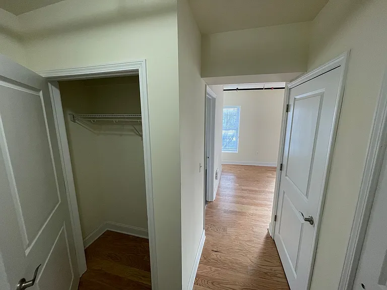 883 Broadway — Photo 7