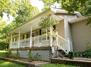 9750 Featherstone Rd, Stewart, OH 45778