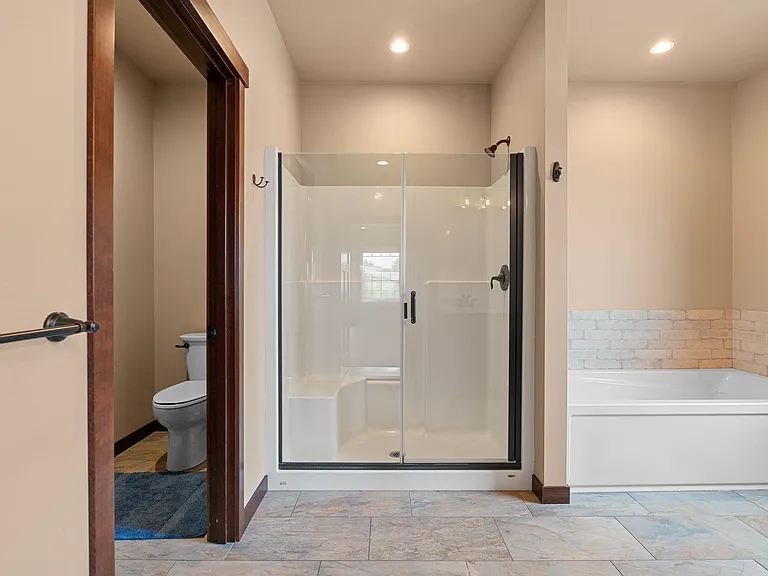 755 S Perry Ave — Photo 12