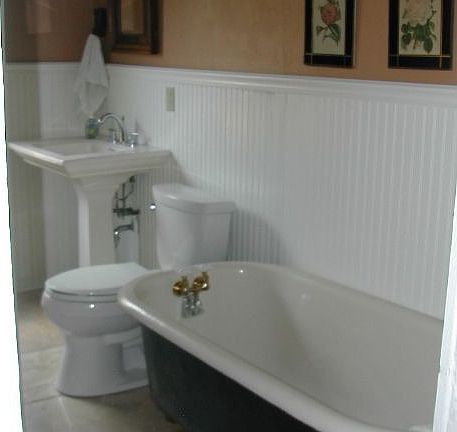 Clawfoot tub