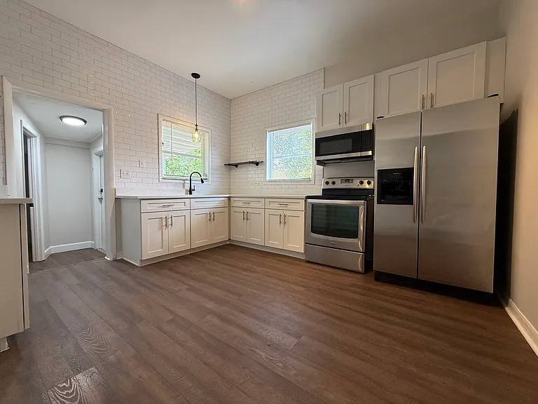 6916 N Central Ave — Photo 10
