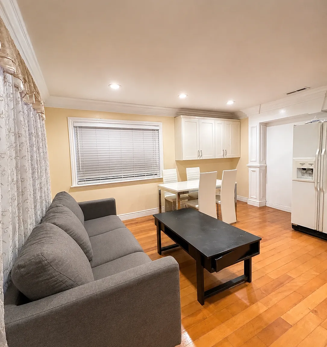 6 bed, 1717 sqft, $1,100 — Photo 4