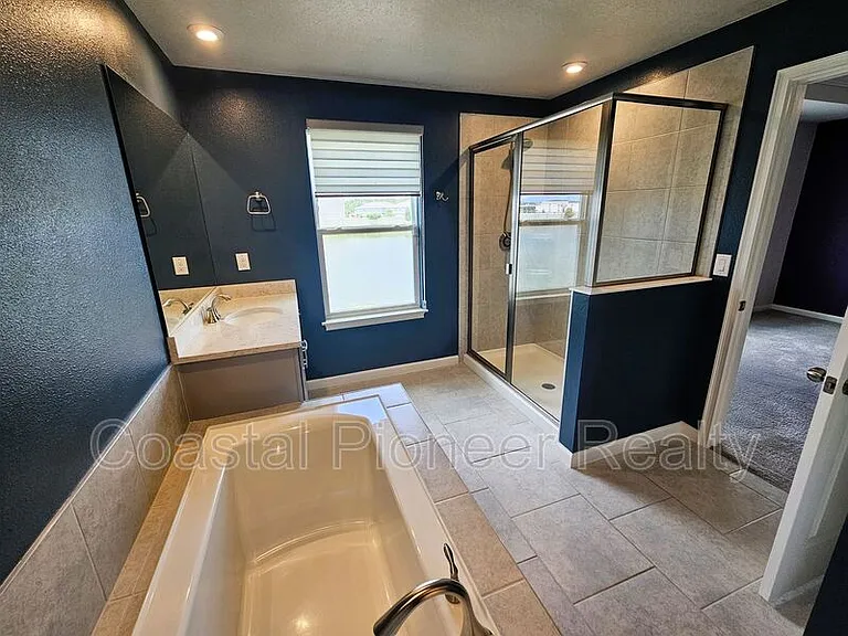 19403 Blue Pond Dr — Photo 24