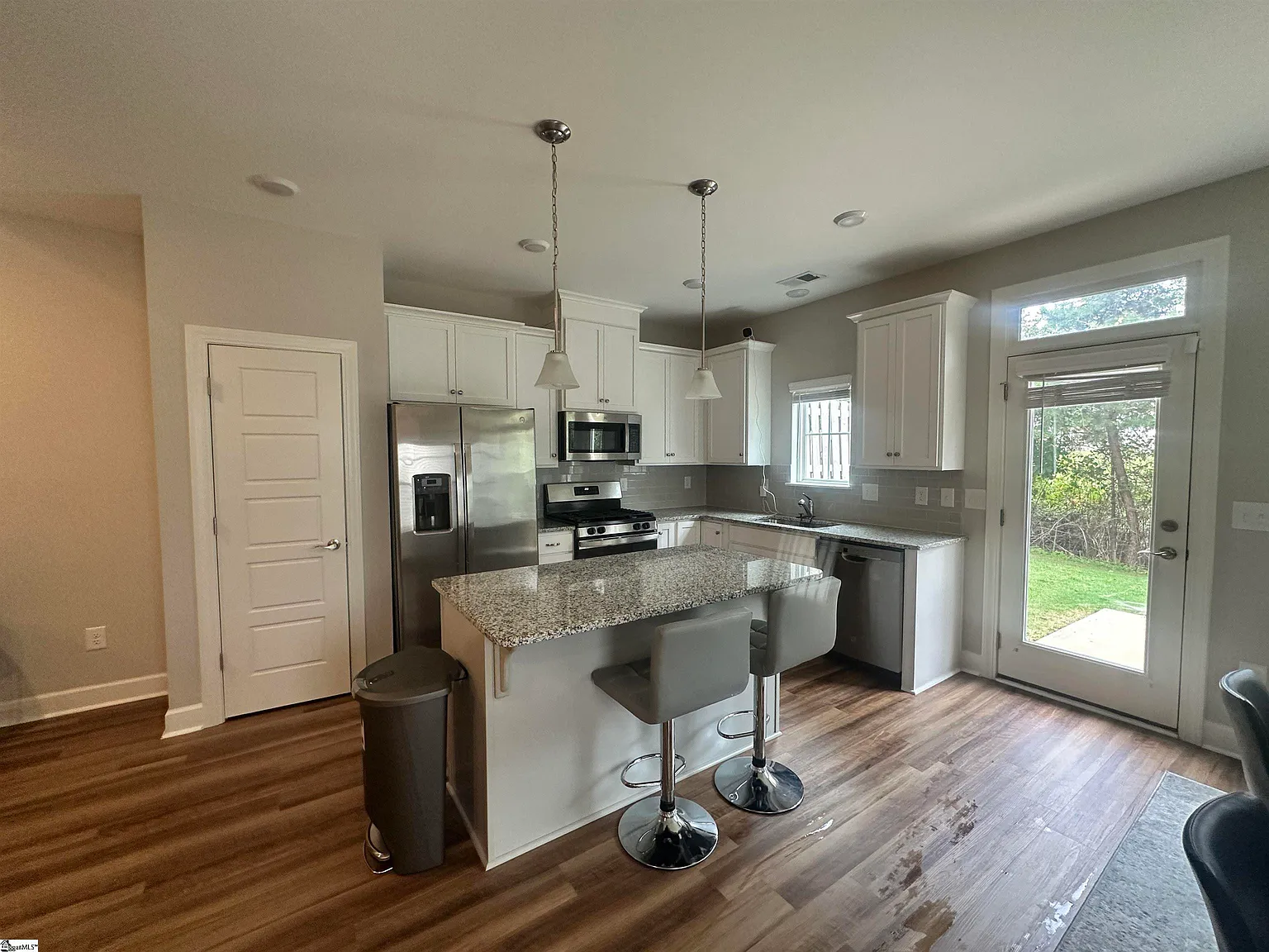 3 bed, 2.5 bath, $2,300 — Photo 4
