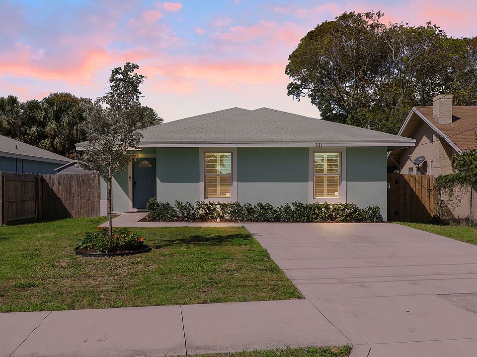 1st image of 3121 Pinewood Avenue