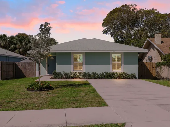 3121 Pinewood Avenue, West Palm Beach, FL 33407
