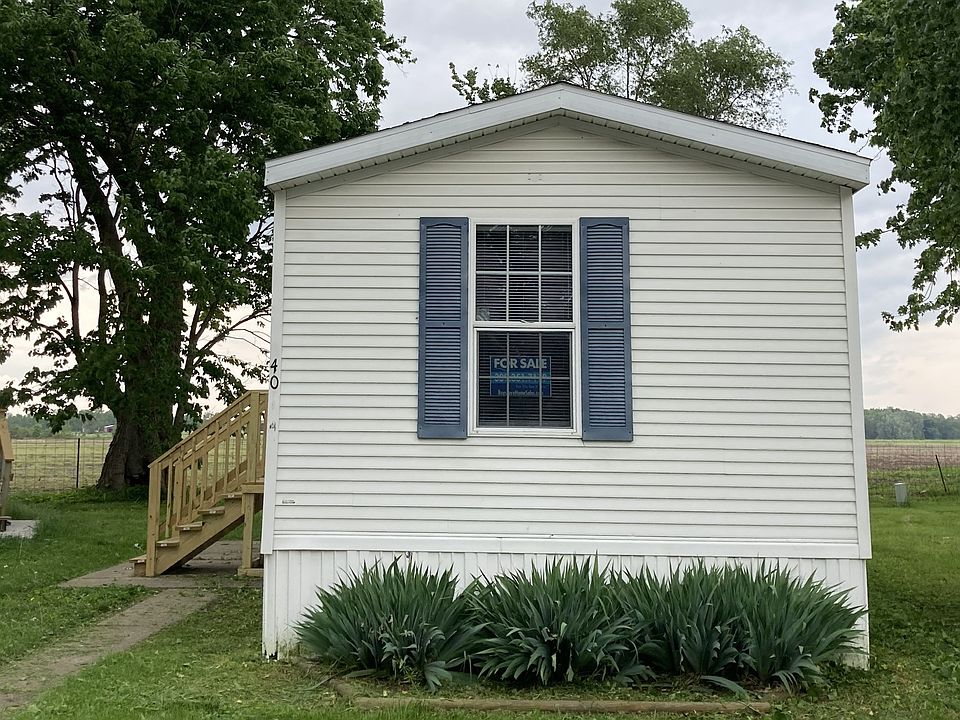 1st image of 40 Loraine Dr #40