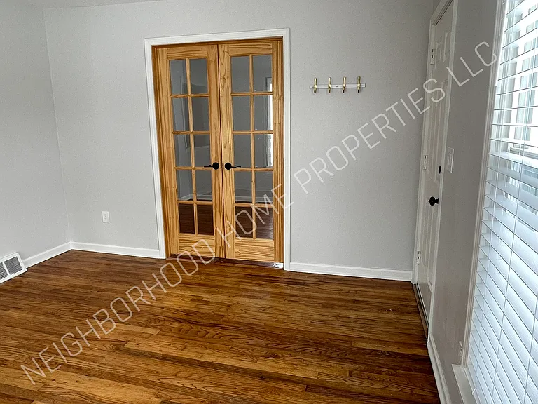 2450 Gerald Ave — Photo 5