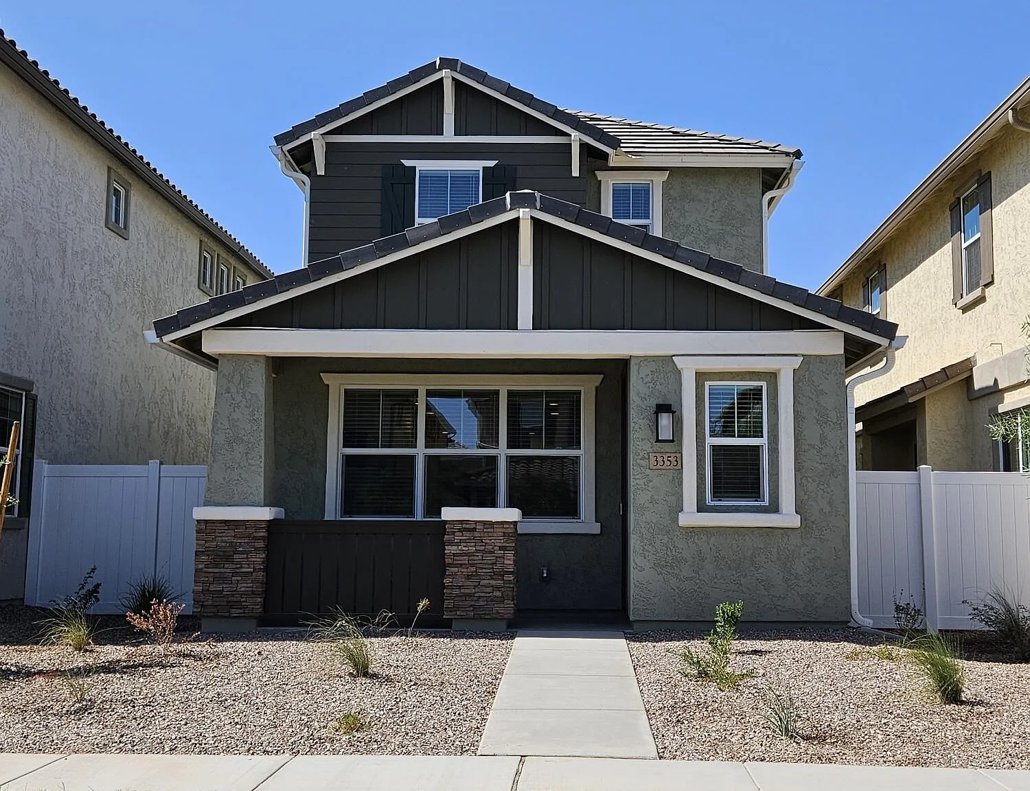 3 bed, 2.5 bath, 1744 sqft, $2,425 — Photo 1