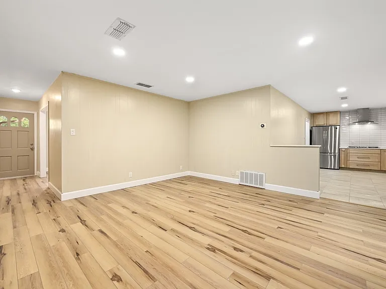 9007 Viking Dr — Photo 4