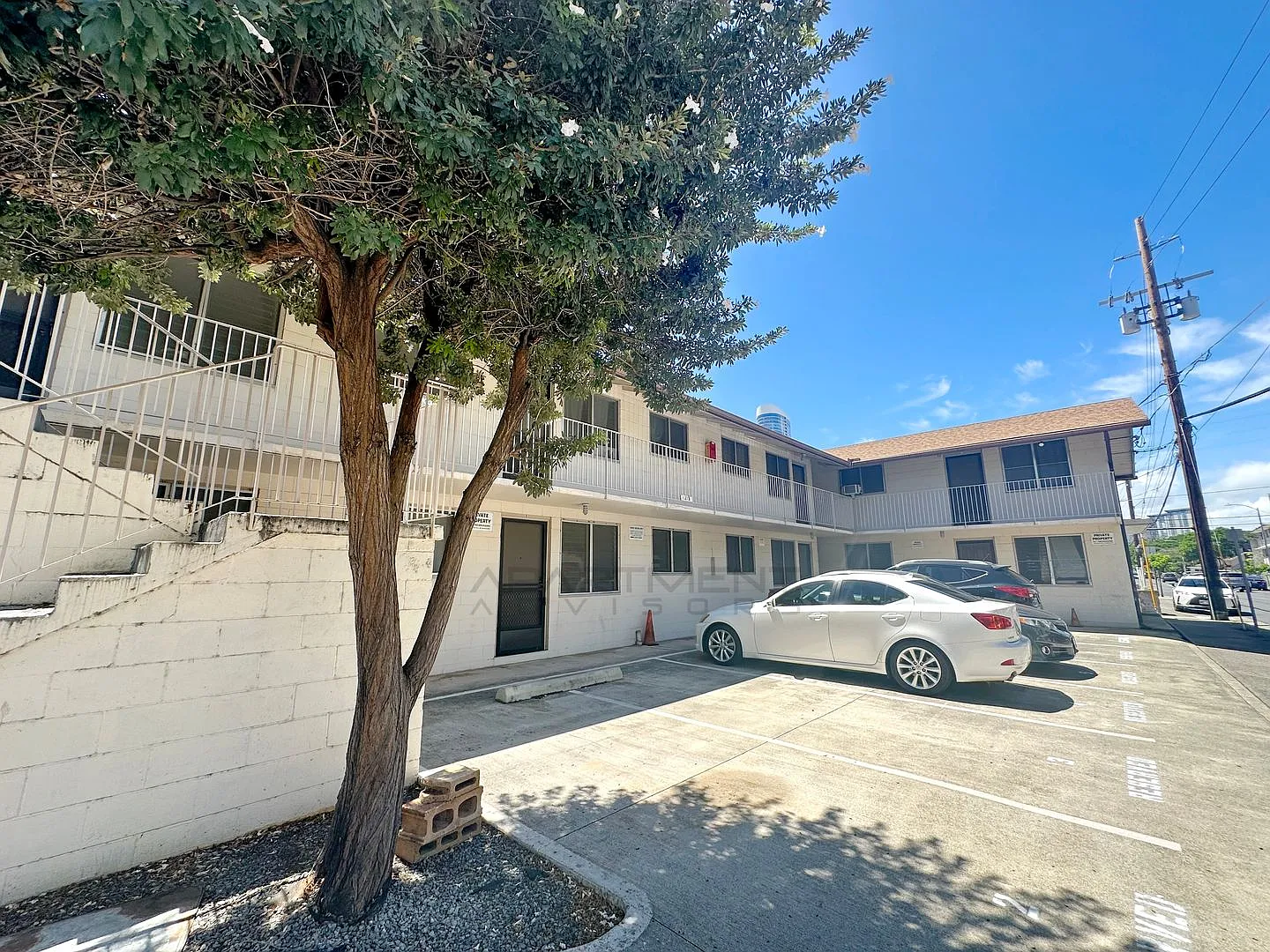 *See Full Ad For Details* Nicely Renovated! | 1bd/1ba/1pk | Ala Moana — Photo 2