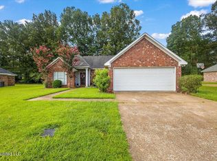 2099 Branch Creek Dr, Byram, MS 39272