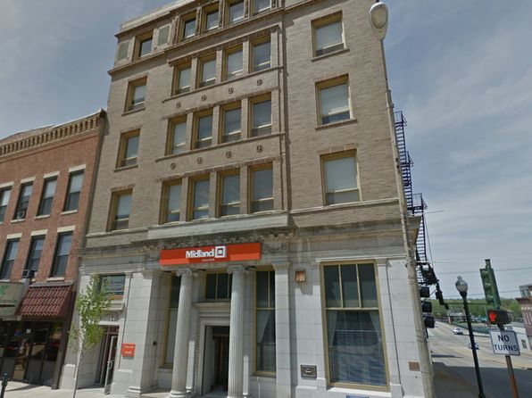 101 W 1st St #403-404