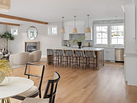 2nd image of 5 Hazel Ln