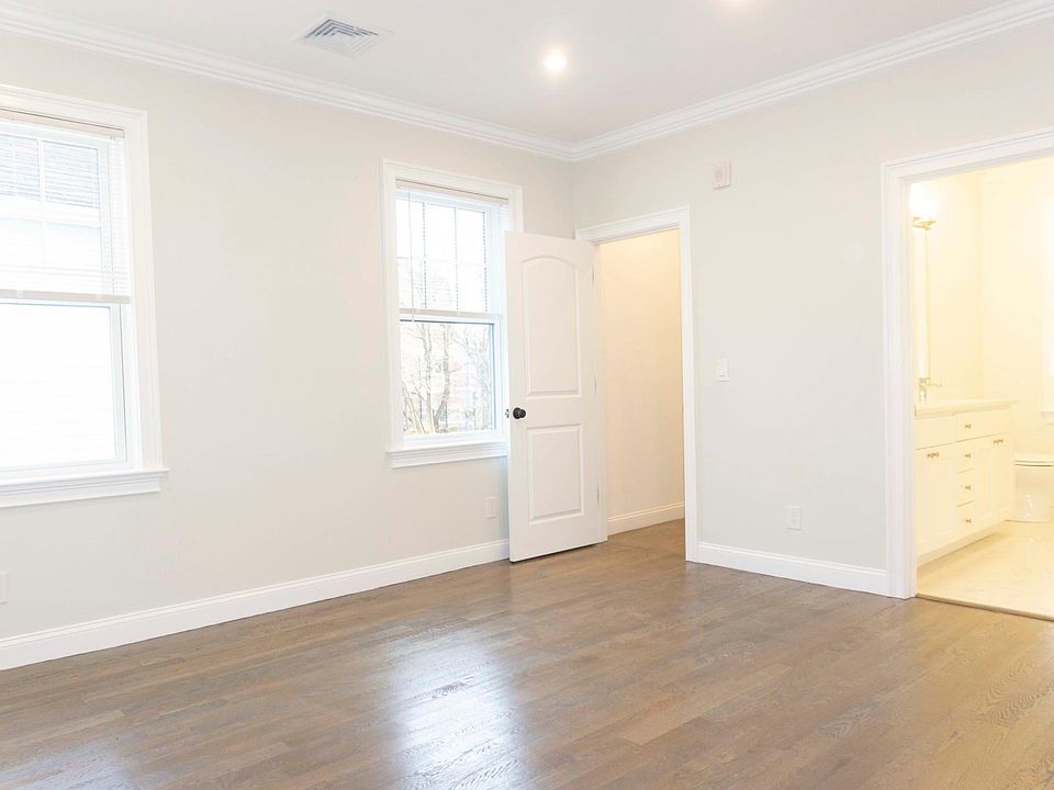 2nd image of 54-56 Cedar St #56-1