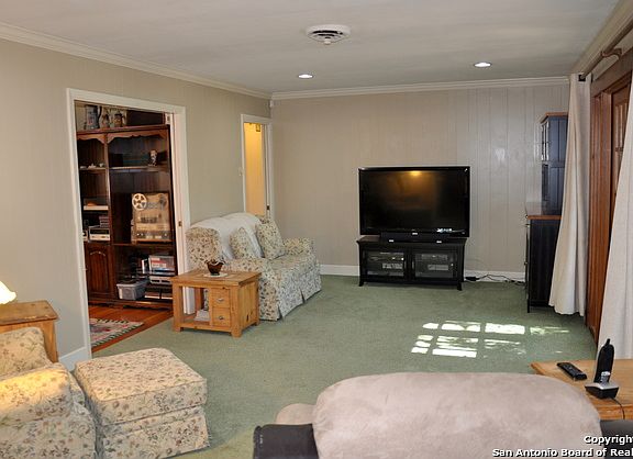 5th image of 226 Five Oaks Dr