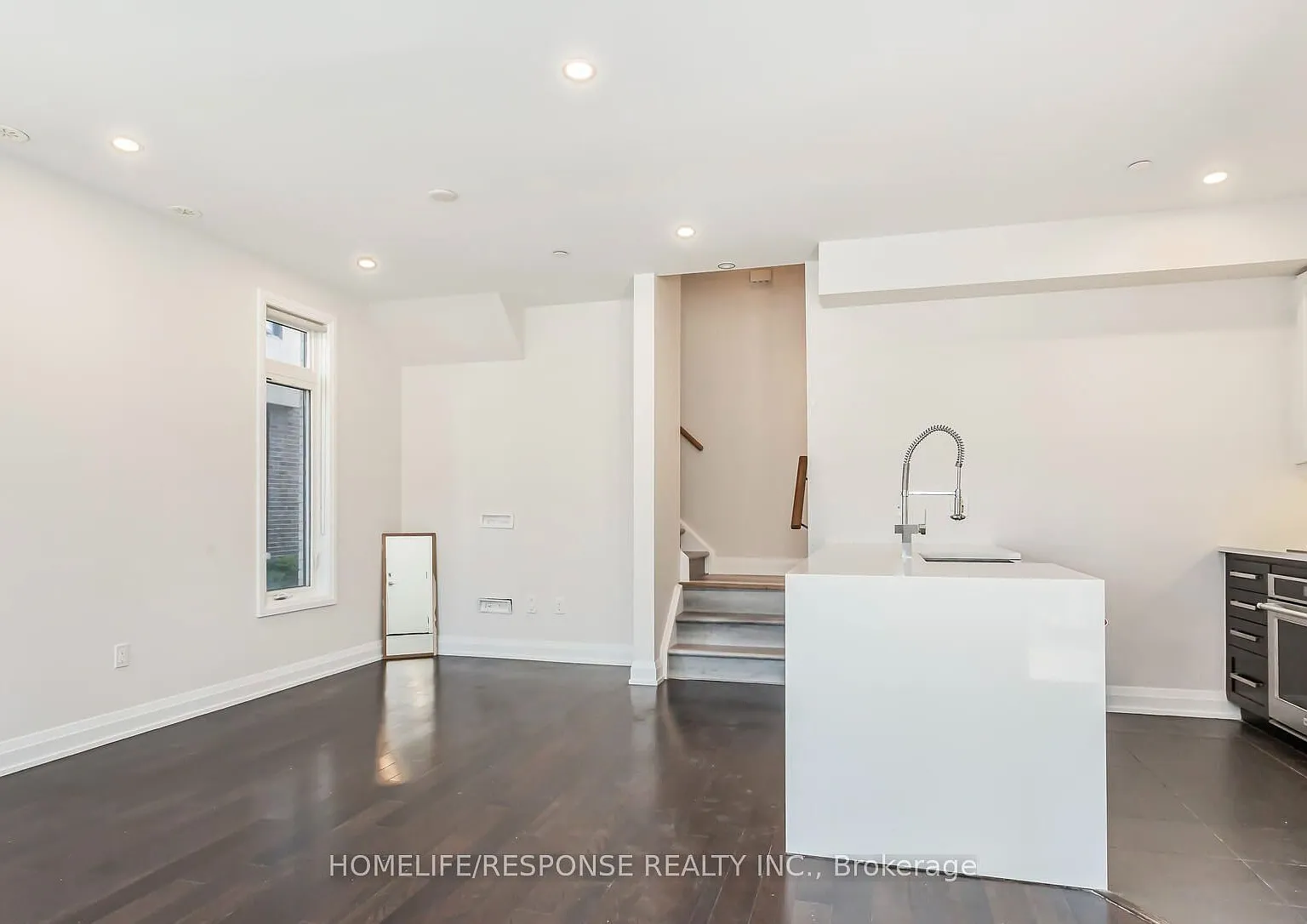 3 bed, $4,100 — Photo 2