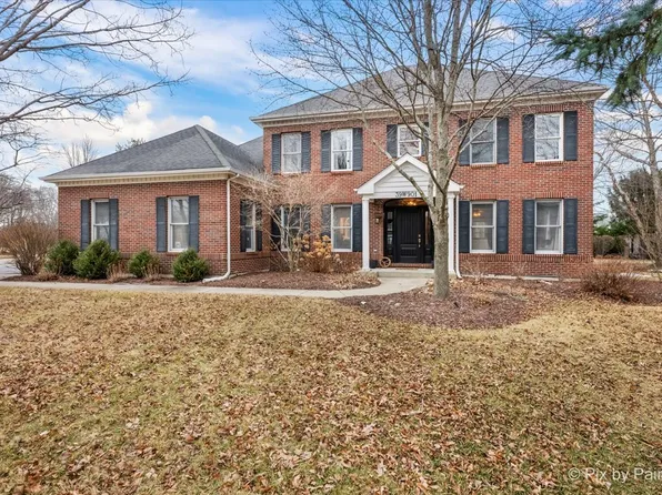 39W901 Carl Sandburg Rd, St Charles, IL 60175