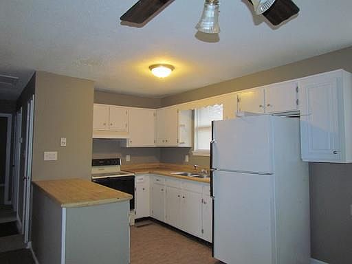 2nd image of 600 Spruce Dr