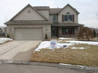 12275 Water Greens Ct, Fenton, MI 48430
