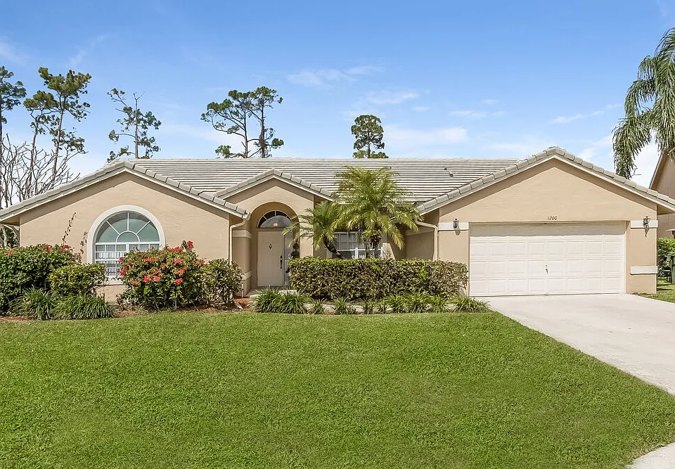 1200 Columbine Pl