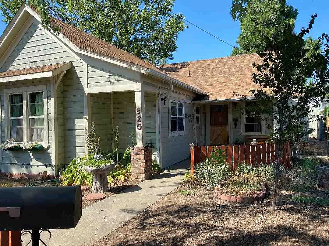 520 Lane St photo 1