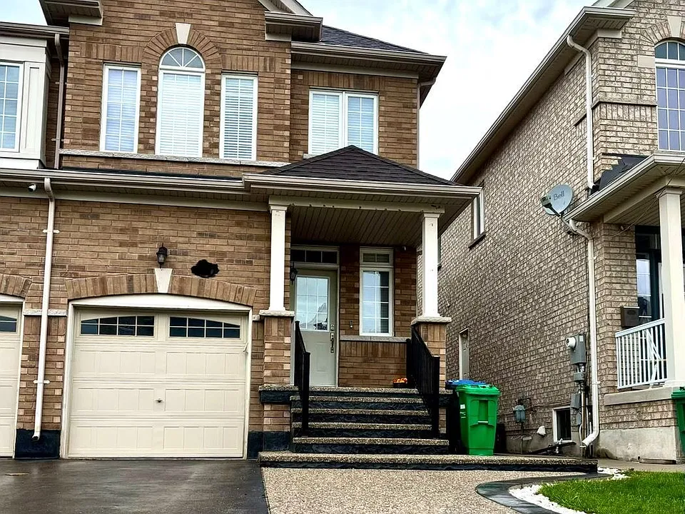 62 Crumlin Cres #UPPER