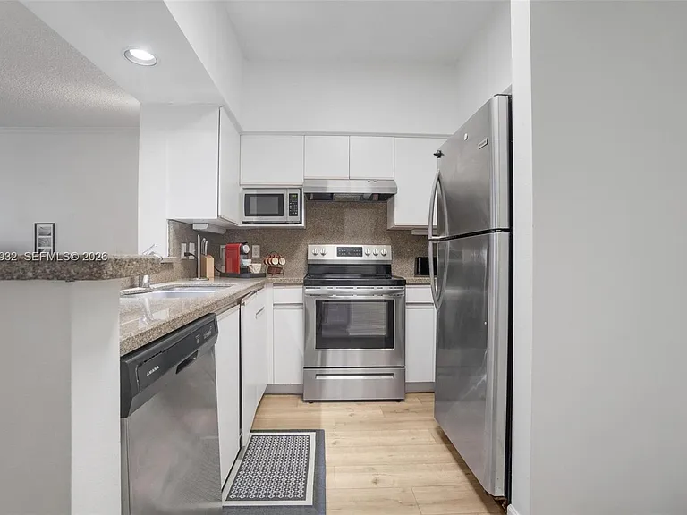 3145 NE 184th St #5102 — Photo 12